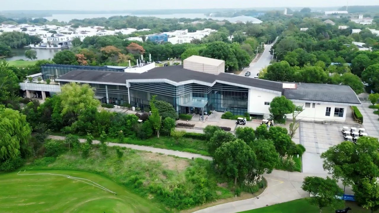 蓝际高尔夫学院球场实景